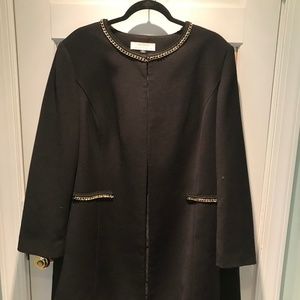 Tahari 18w elegant long jacket with chain trim